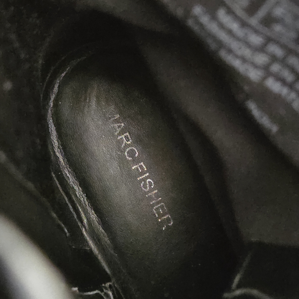 Marc Fisher Black Leather Interior - Picture 2 of 5